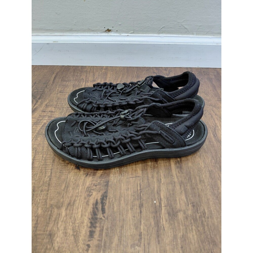 KEEN Uneek Women Sizd 9.5 Black Suede Sandals Comfort